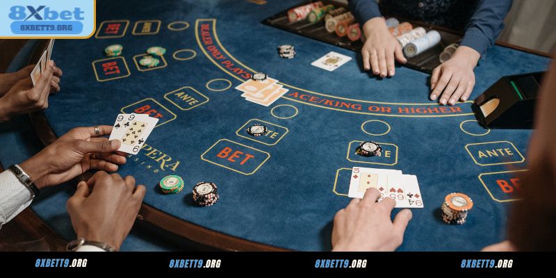 Kinh nghiệm chơi bài Baccarat thắng lớn tại 8XBET